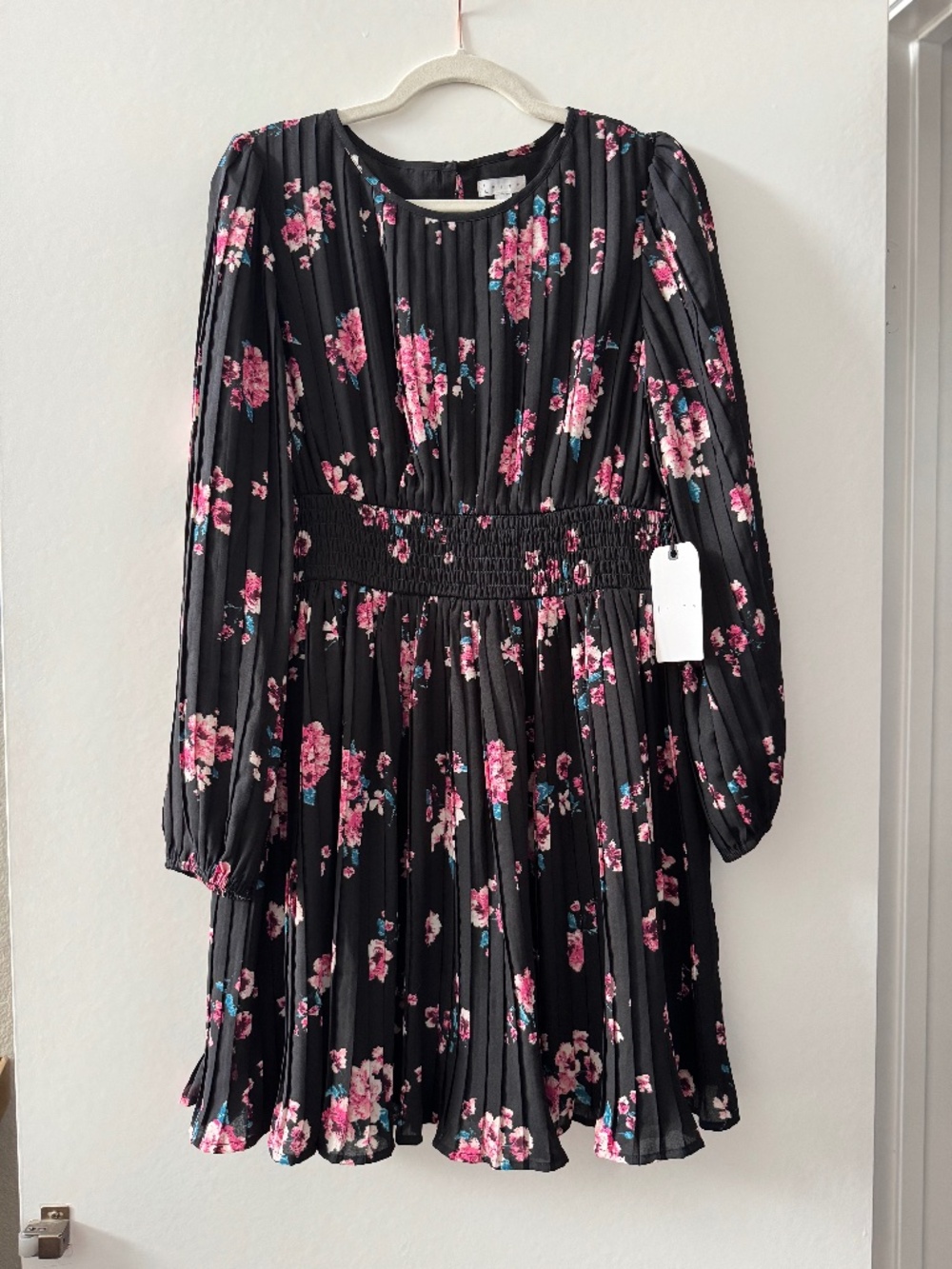 Leith NWT Black Floral Pleated Smocked Waist Dress L